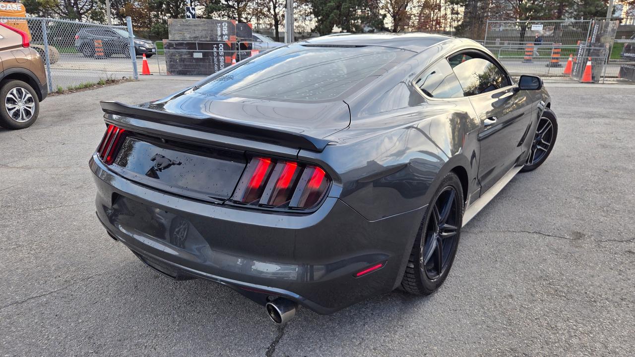 2017 Ford Mustang 2DR FASTBACK V6 - Photo #4