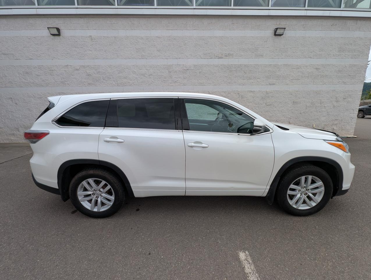 2015 Toyota Highlander LE AWD Photo