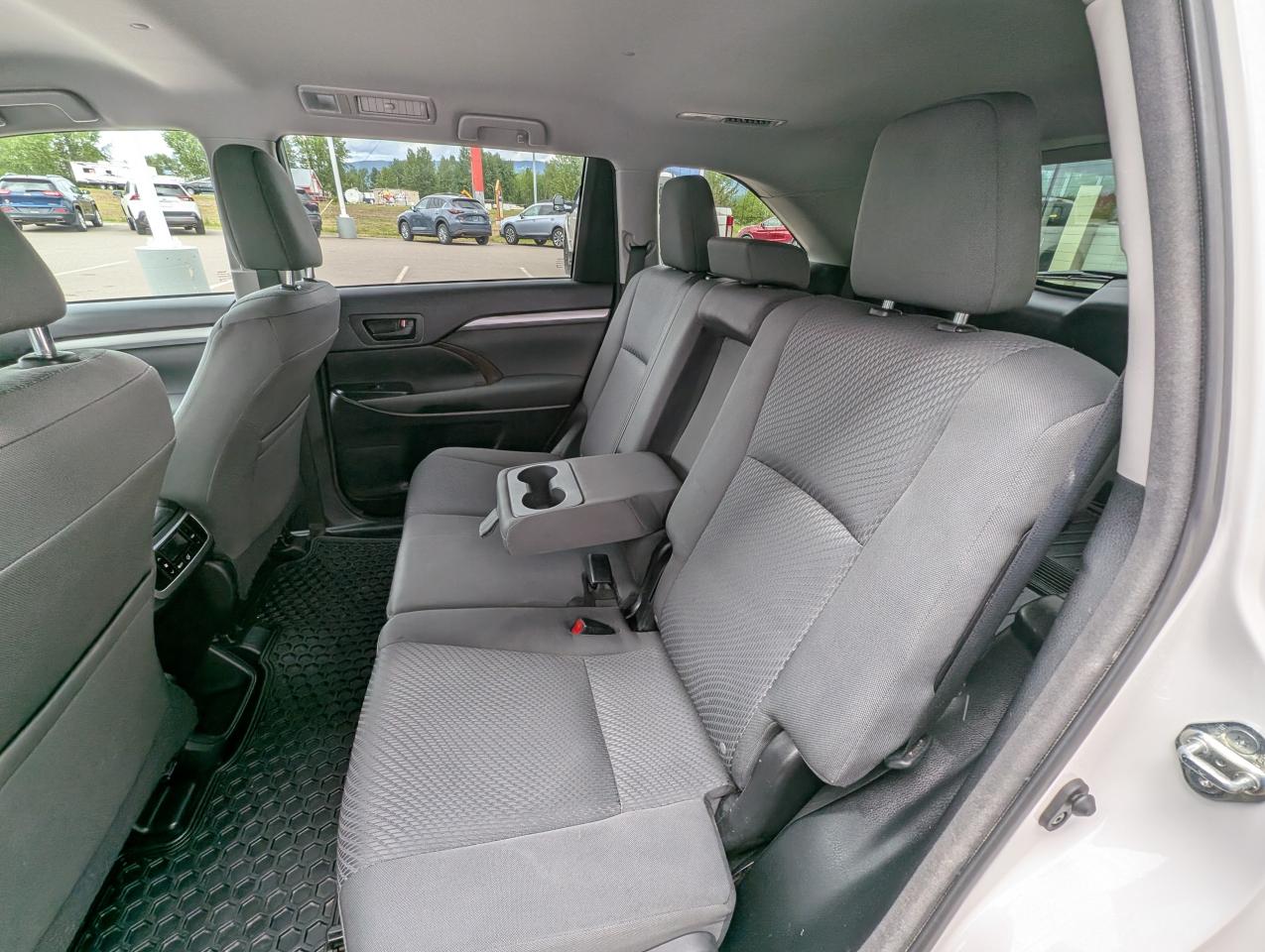 2015 Toyota Highlander LE AWD Photo