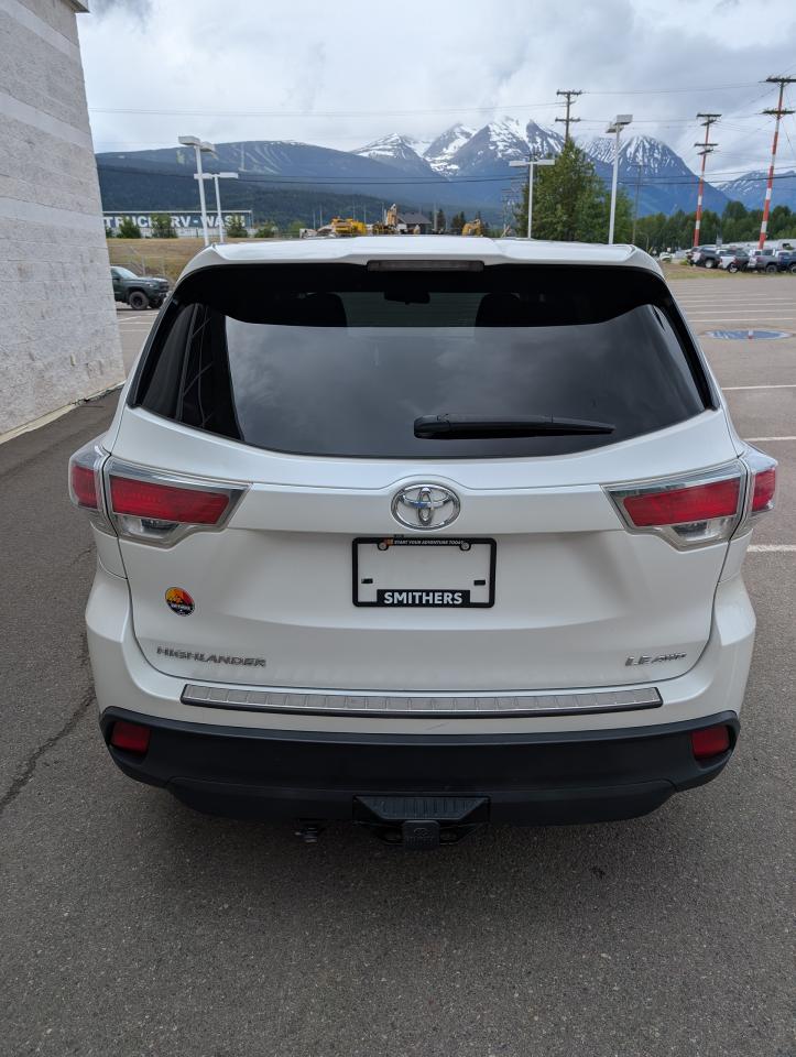 2015 Toyota Highlander LE AWD Photo