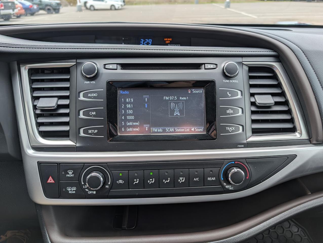 2015 Toyota Highlander LE AWD Photo