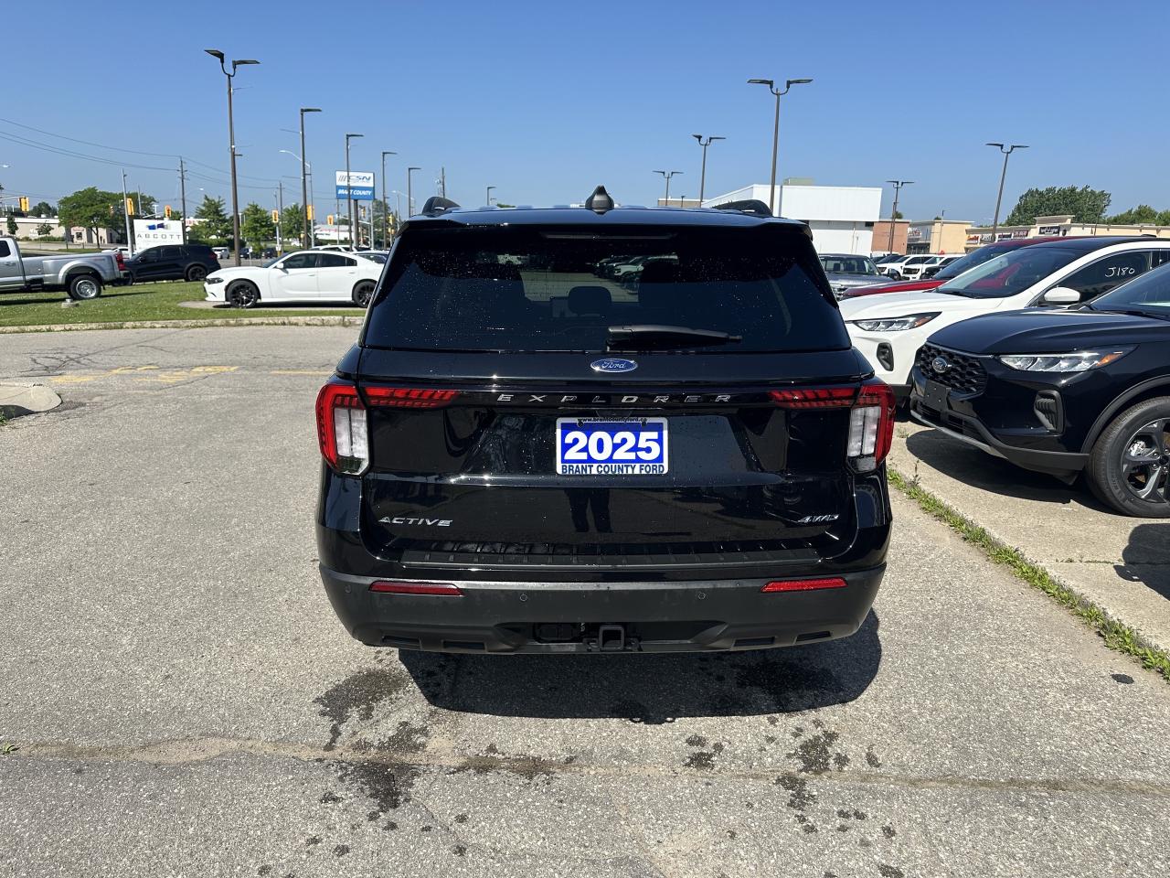 2025 Ford Explorer |AWD|7 PASSENGER|ONLY 20,000KM Photo4