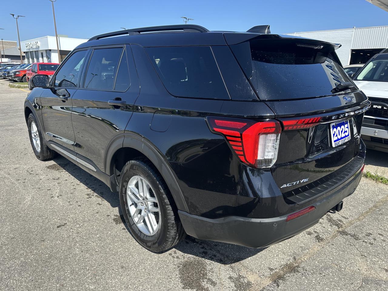 2025 Ford Explorer |AWD|7 PASSENGER|ONLY 20,000KM Photo