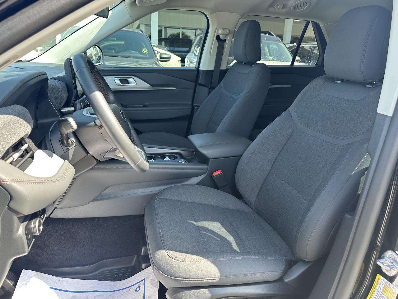 2025 Ford Explorer |AWD|7 PASSENGER|ONLY 20,000KM Photo