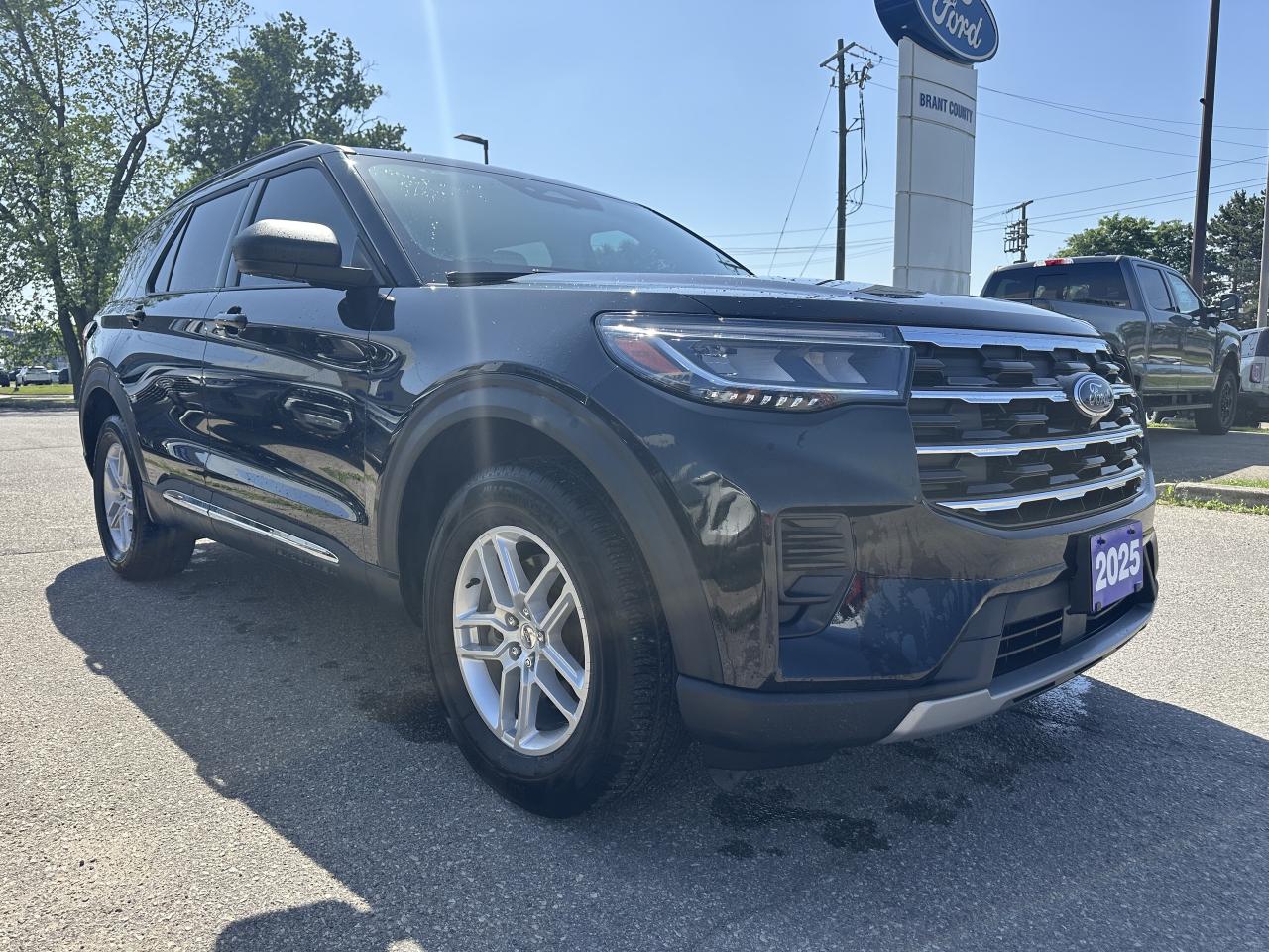 2025 Ford Explorer |AWD|7 PASSENGER|ONLY 20,000KM Photo