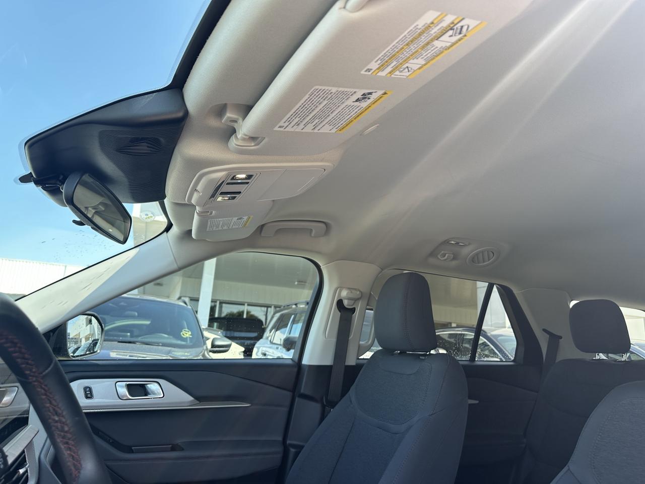 2025 Ford Explorer |AWD|7 PASSENGER|ONLY 20,000KM Photo