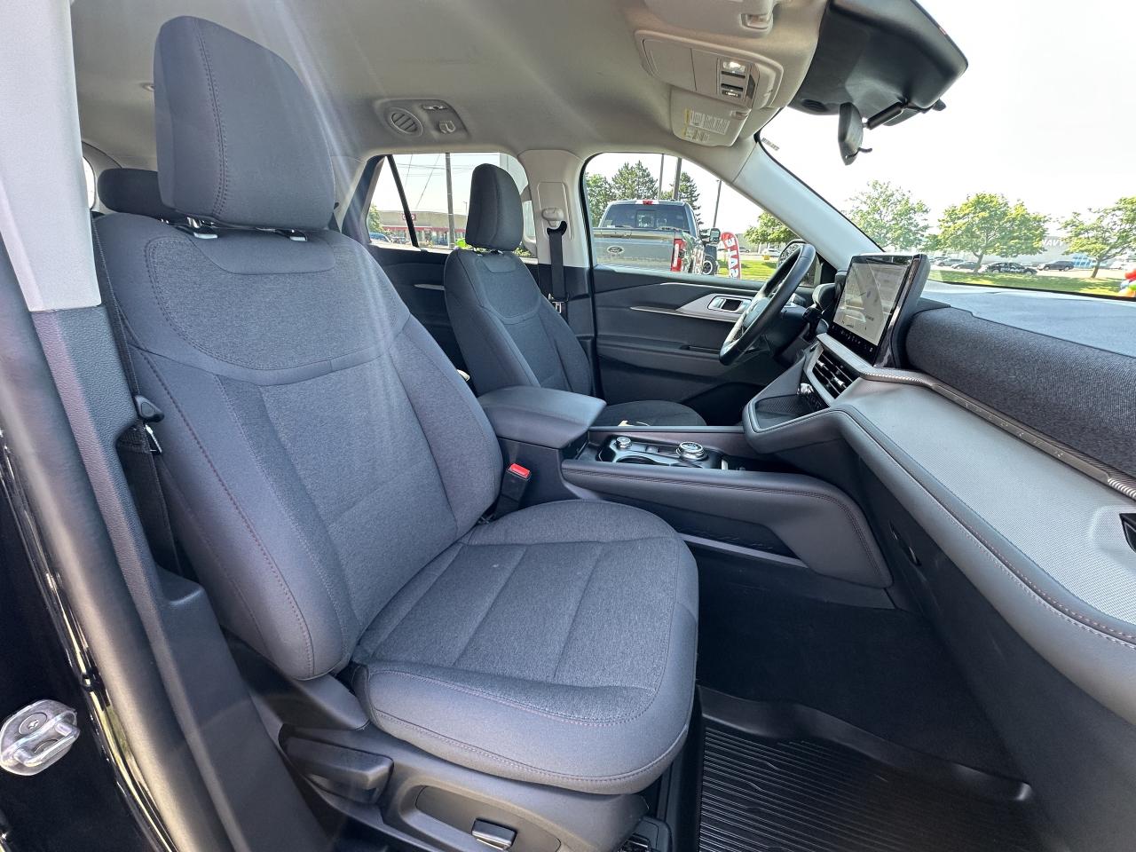 2025 Ford Explorer |AWD|7 PASSENGER|ONLY 20,000KM Photo