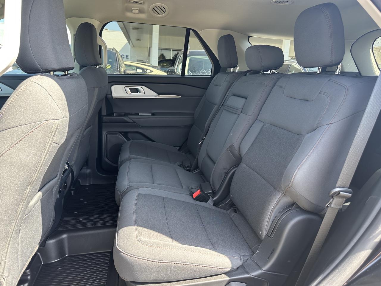 2025 Ford Explorer |AWD|7 PASSENGER|ONLY 20,000KM Photo