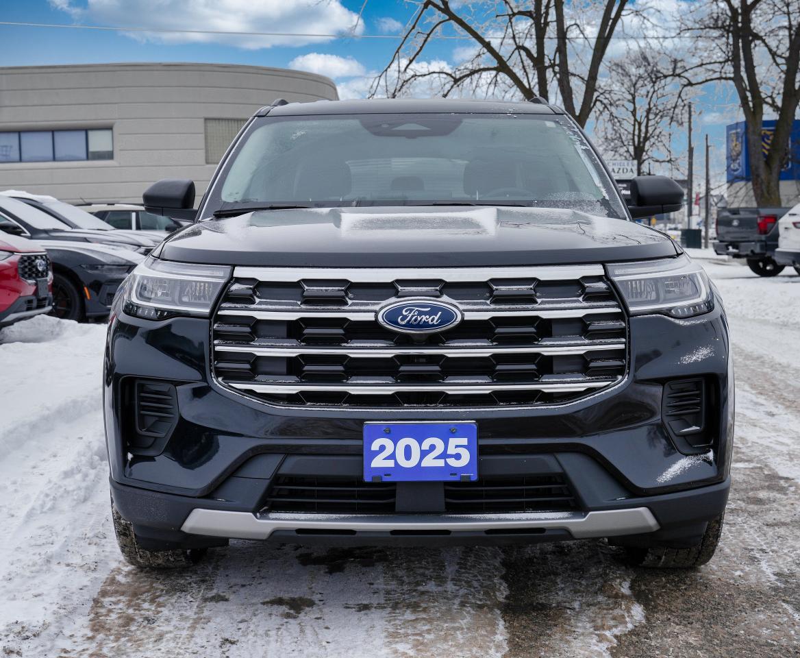 2025 Ford Explorer AWD | 7 PASS | NOT A RENTAL!! | LOW KM !! WARRANTY Photo
