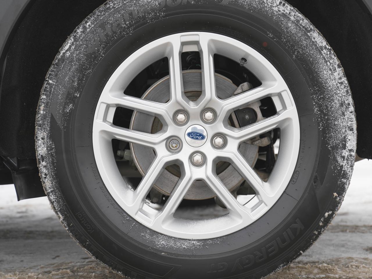 2025 Ford Explorer AWD | 7 PASS | NOT A RENTAL!! | LOW KM !! WARRANTY Photo