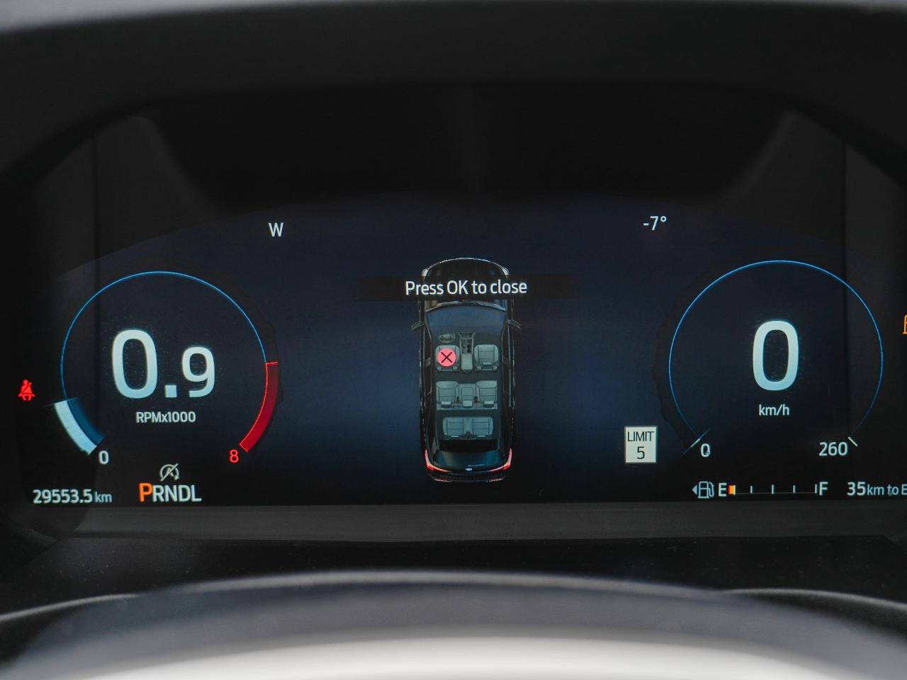 2025 Ford Explorer AWD | 7 PASS | NOT A RENTAL!! | LOW KM !! WARRANTY Photo