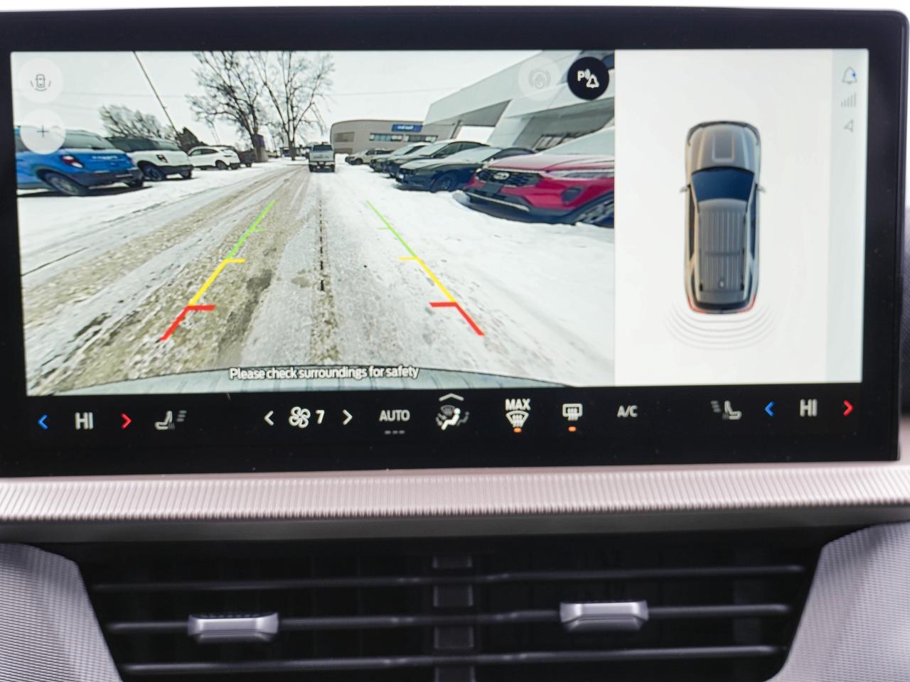 2025 Ford Explorer AWD | 7 PASS | NOT A RENTAL!! | LOW KM !! WARRANTY Photo