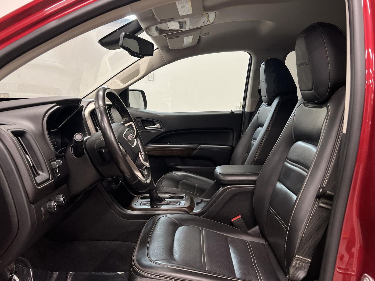 2019 GMC Canyon DENALI 4X4| LEATHER | CARPLAY | CREW| 20IN ALLOYS Photo