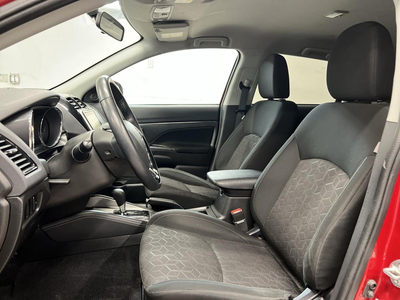 2021 Mitsubishi RVR SE AWD|HEATED SEATS|CARPLAY|REAR CAM|16IN ALLOYS Photo