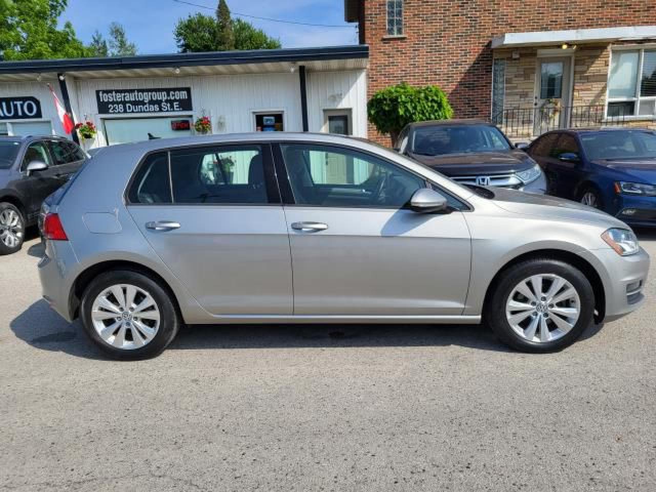 2016 Volkswagen Golf COMFORTLINE Photo2