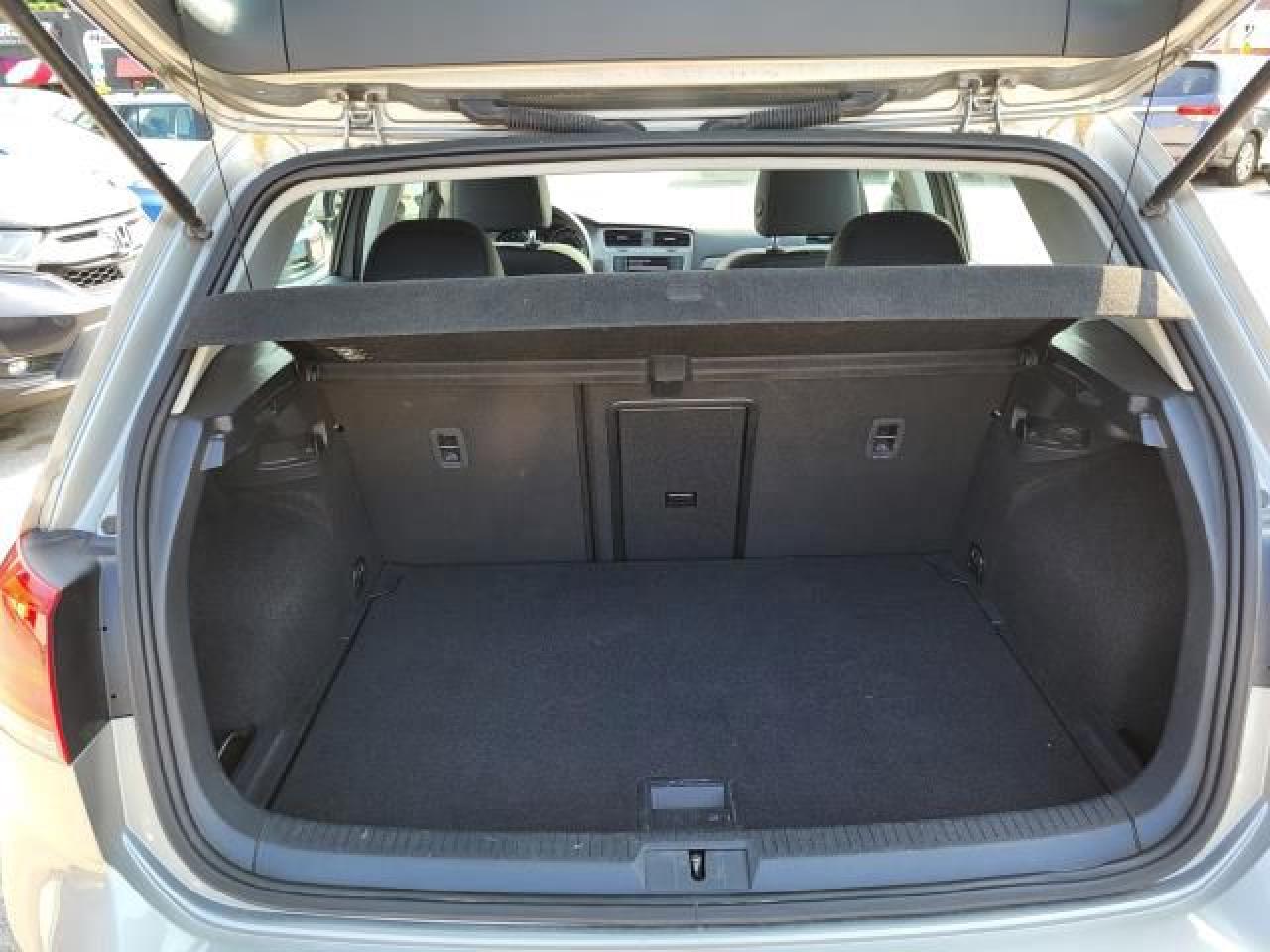 2016 Volkswagen Golf COMFORTLINE Photo42