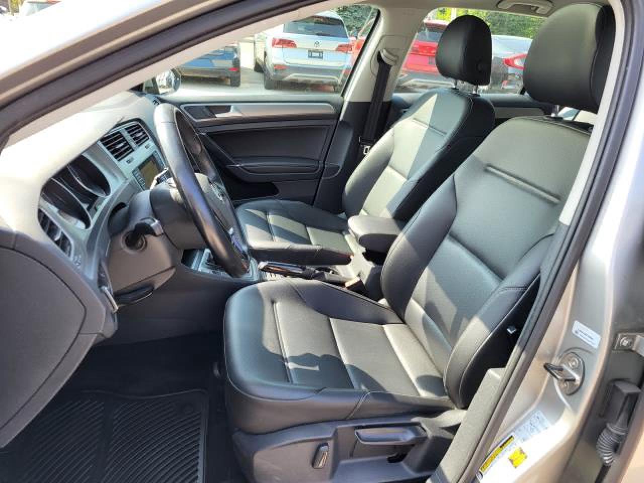 2016 Volkswagen Golf COMFORTLINE Photo