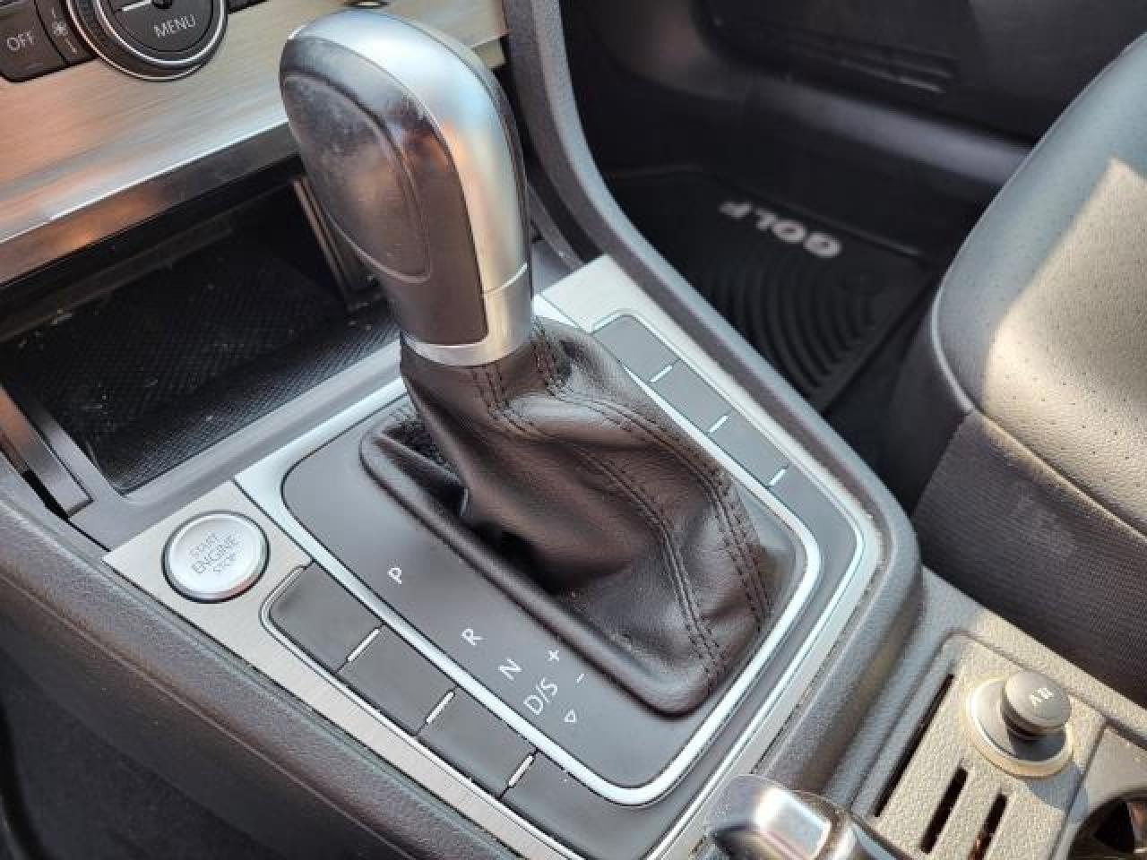 2016 Volkswagen Golf COMFORTLINE Photo