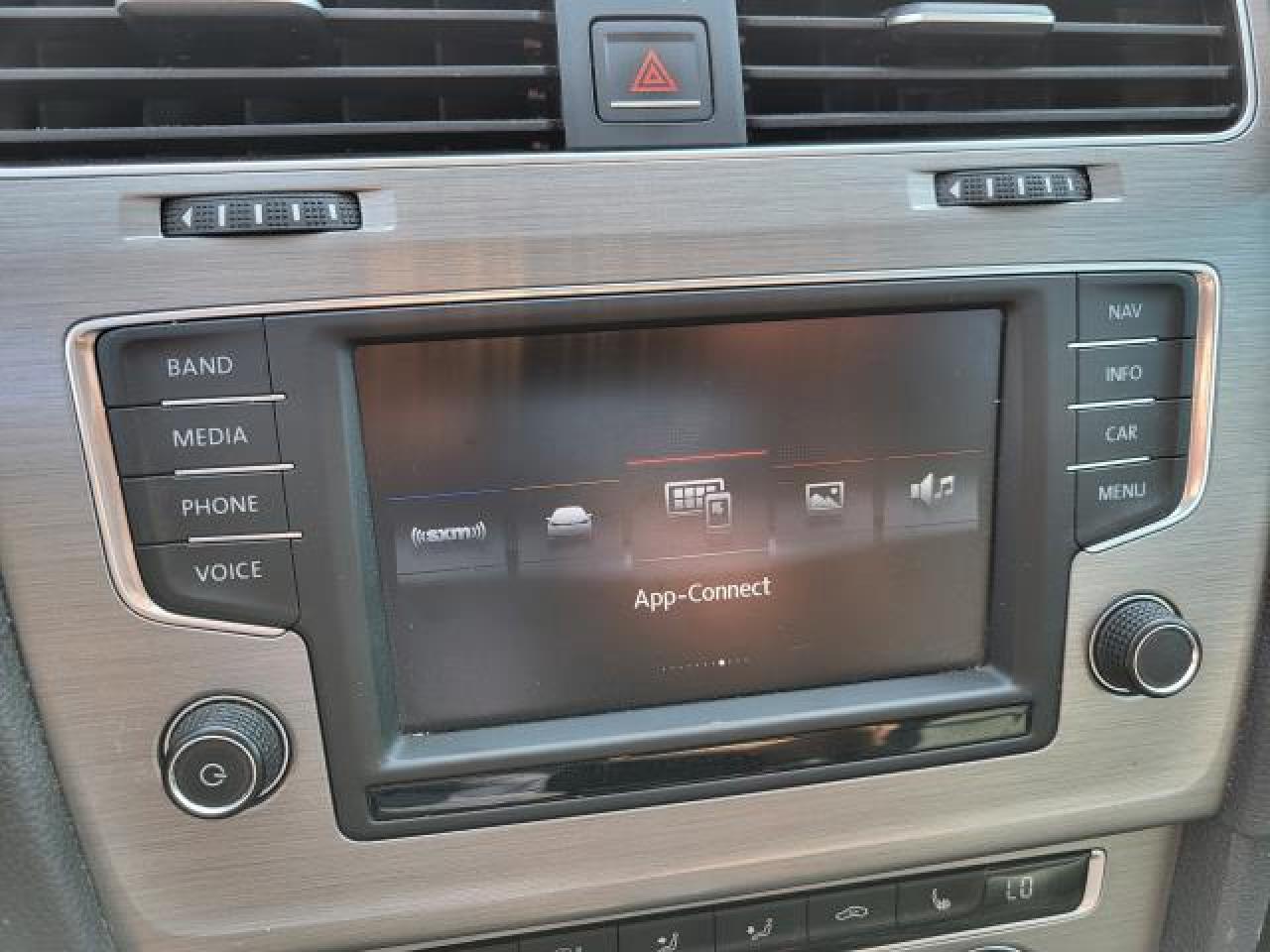 2016 Volkswagen Golf COMFORTLINE Photo