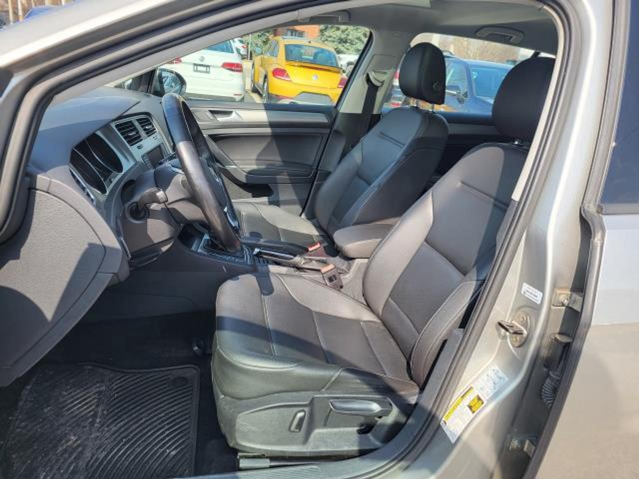 2016 Volkswagen Golf COMFORTLINE Photo