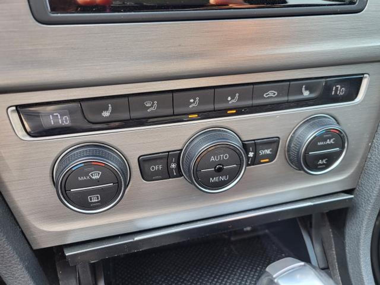 2016 Volkswagen Golf COMFORTLINE Photo