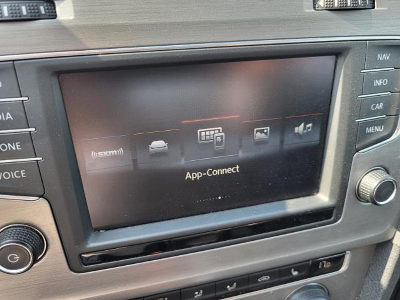 2016 Volkswagen Golf COMFORTLINE Photo