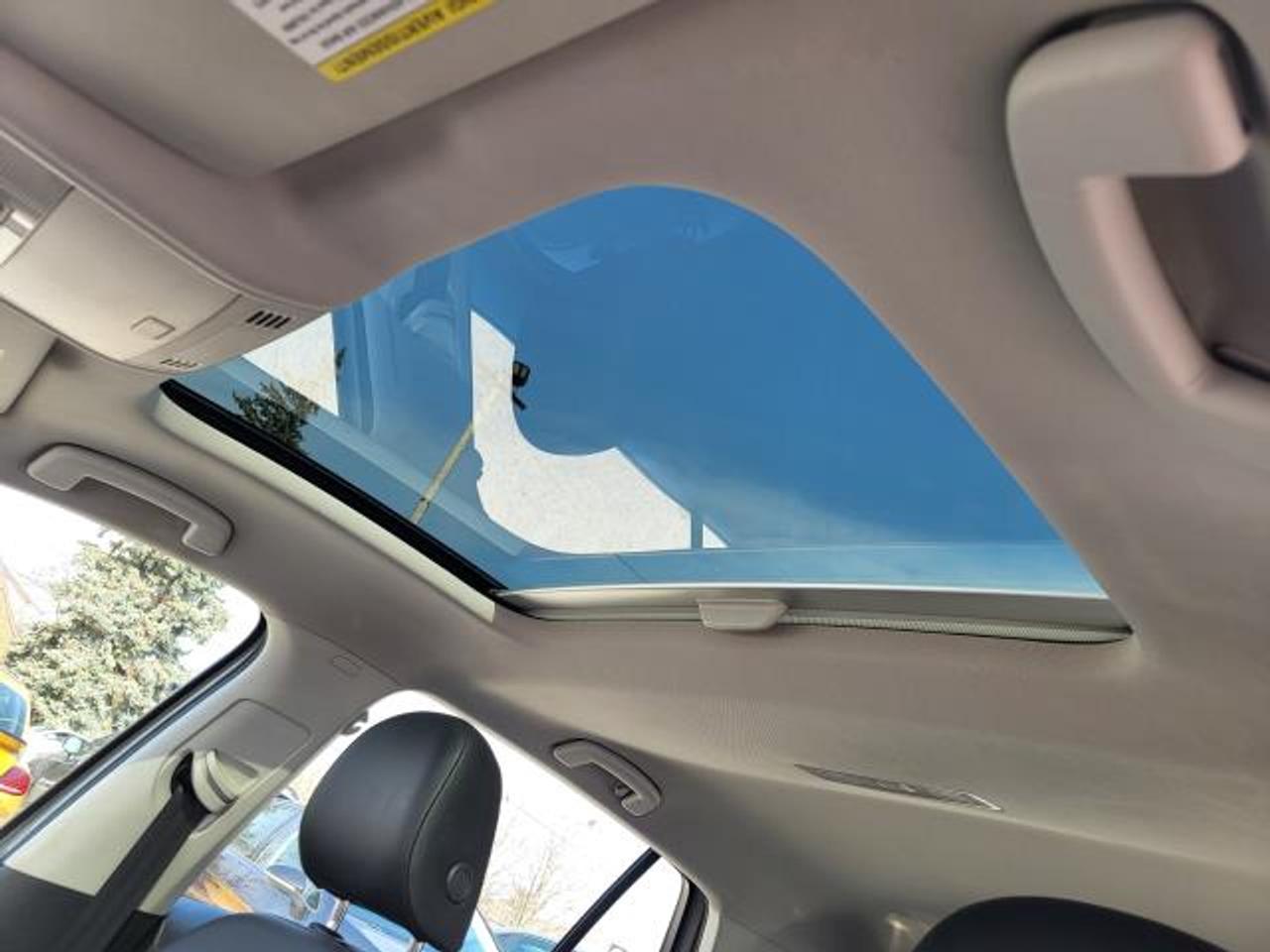 2016 Volkswagen Golf COMFORTLINE Photo