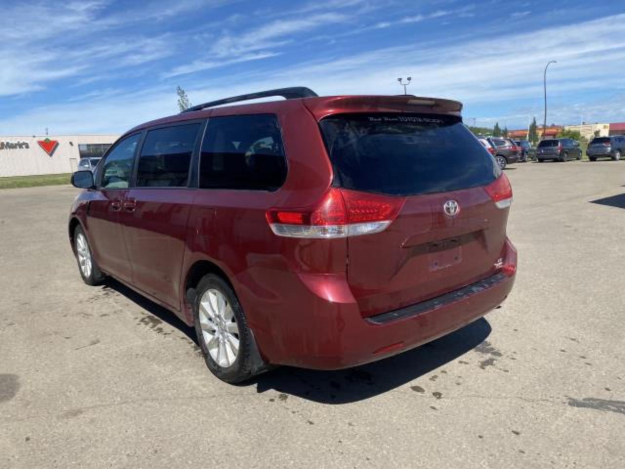 2012 Toyota Sienna LE AWD 7-PASSENGER V - Photo #4