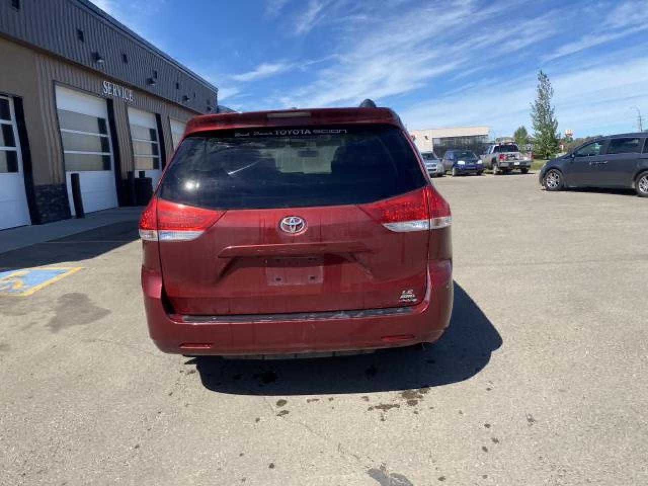 2012 Toyota Sienna LE AWD 7-PASSENGER V - Photo #3