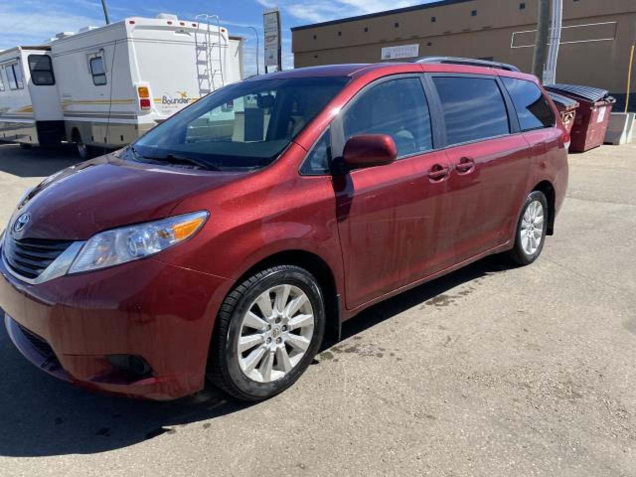 2012 Toyota Sienna LE AWD 7-PASSENGER V - Photo #6