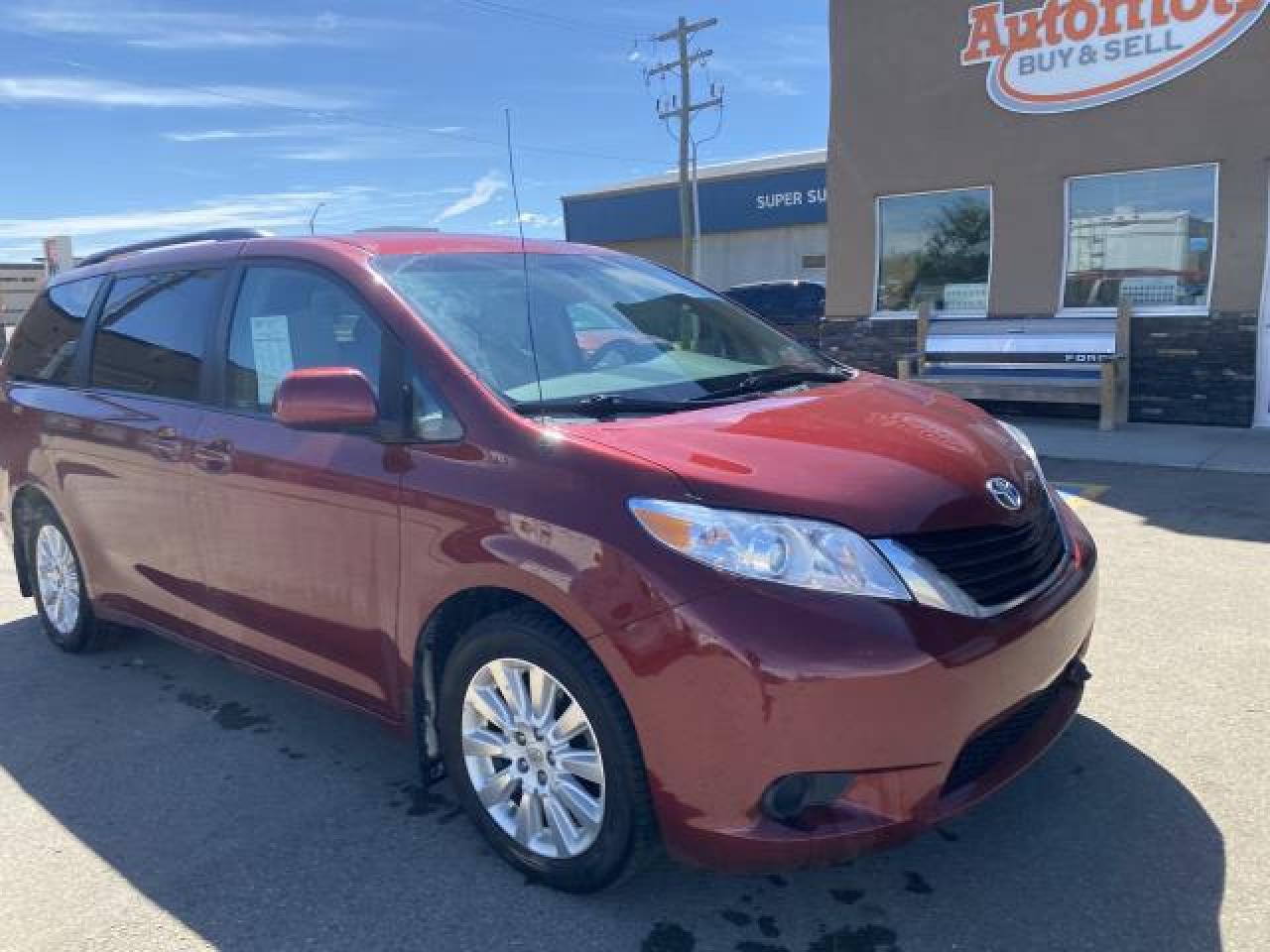2012 Toyota Sienna LE AWD 7-PASSENGER V - Photo #7