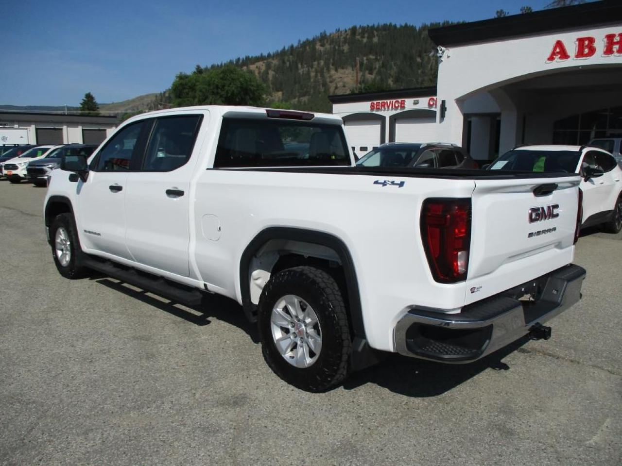 2023 GMC Sierra 1500 CREW PRO 4X4 Photo6