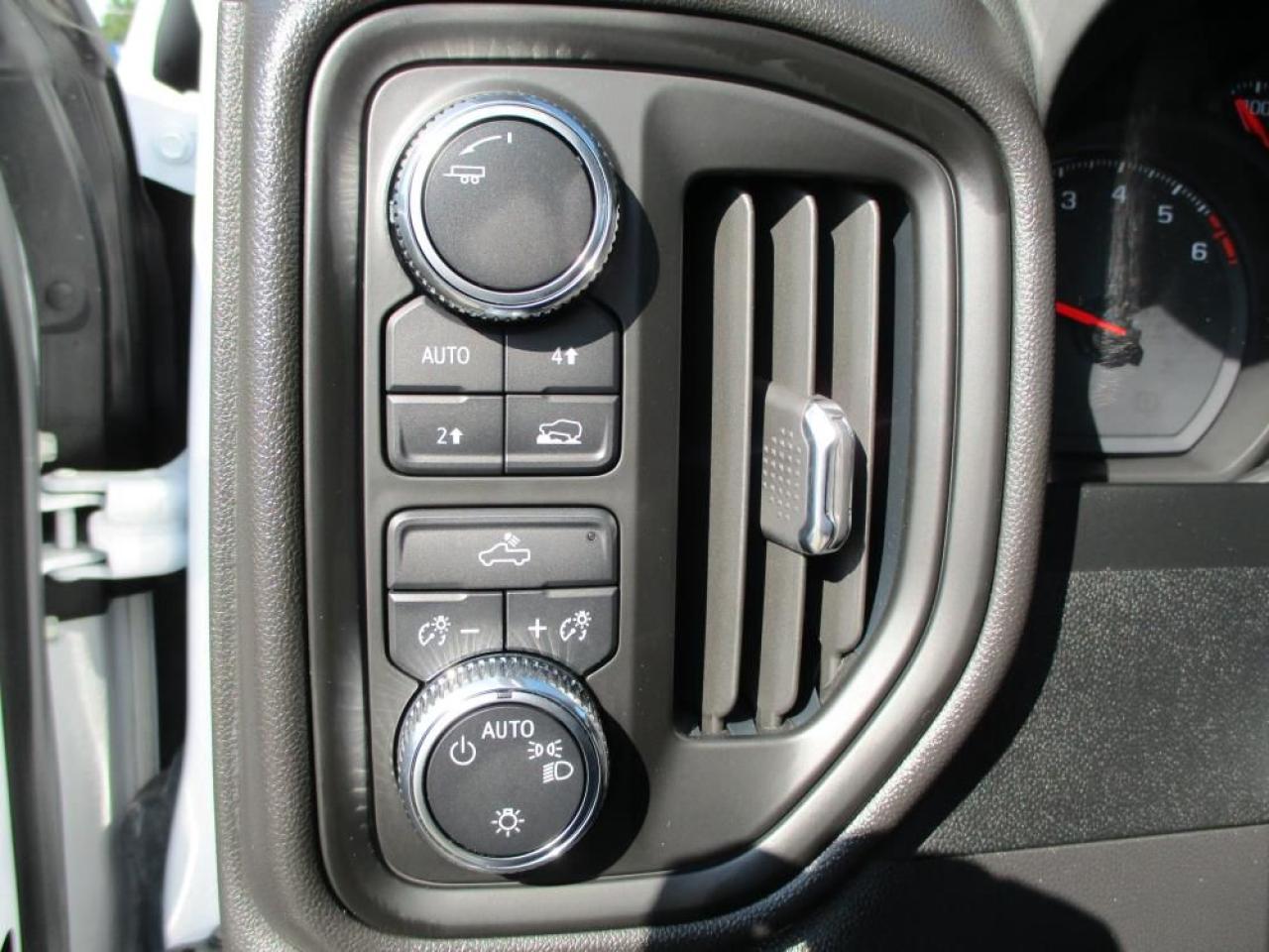 2023 GMC Sierra 1500 CREW PRO 4X4 Photo10