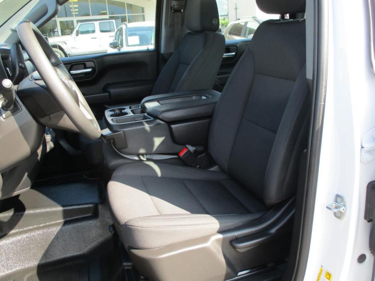 2023 GMC Sierra 1500 CREW PRO 4X4 Photo11