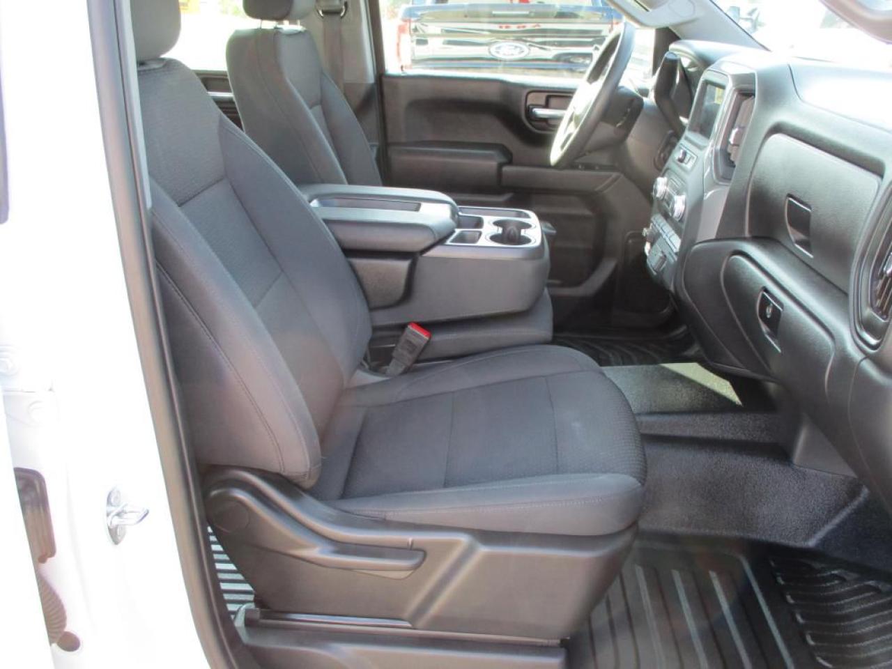 2023 GMC Sierra 1500 CREW PRO 4X4 Photo12