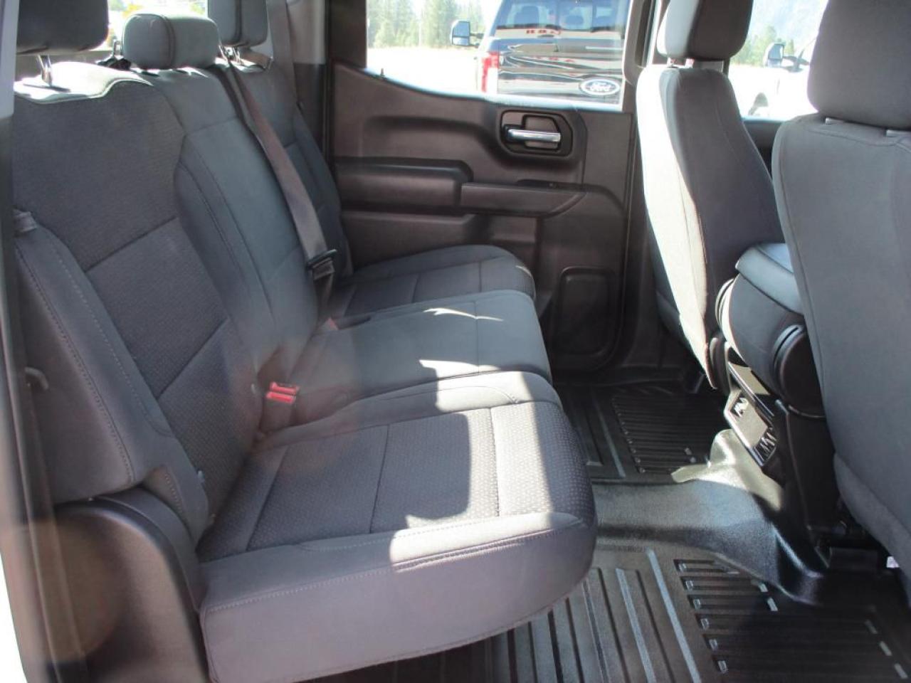 2023 GMC Sierra 1500 CREW PRO 4X4 Photo13
