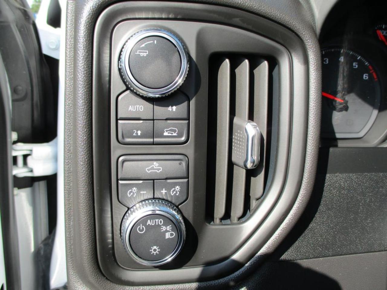 2023 GMC Sierra 1500 CREW PRO 4X4 Photo10