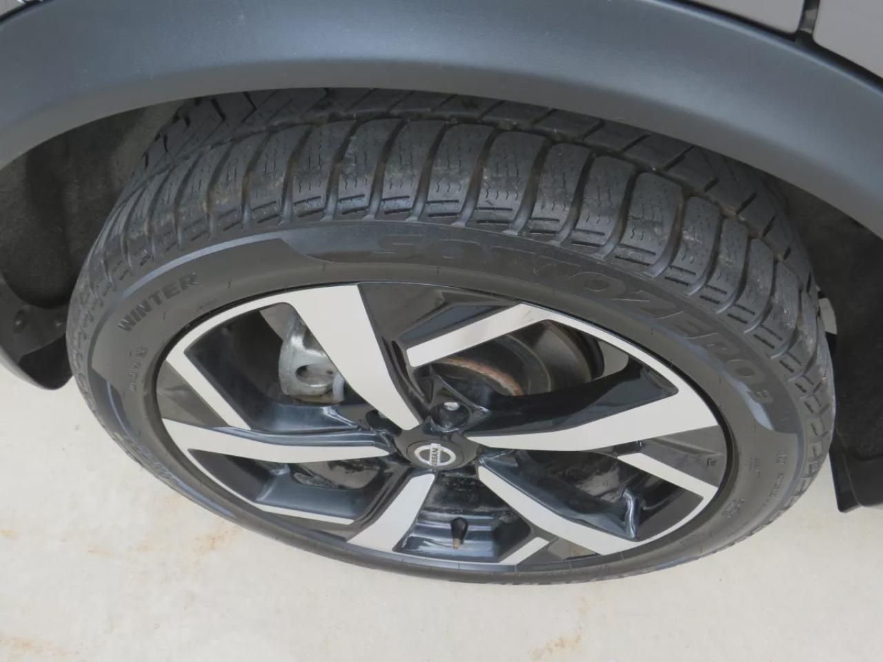 2023 Nissan Qashqai SL (**CLEAN TITLE/NO ACCIDENTS!!**SAFETY/CERTIFIED!!**AWD**ALLOY RIMS**REMOTE START**LEATHER**SUNROOF**POWER SEATS**MEMORY SEATS**DUAL CLIMATE CONTROL**HEATED SEATS/STEERING WHEEL**REVERSE CAMERA**NAVIGATION**PUSH BUTTON START**DIGITAL TOUCHSCREEN**CRUISE Photo