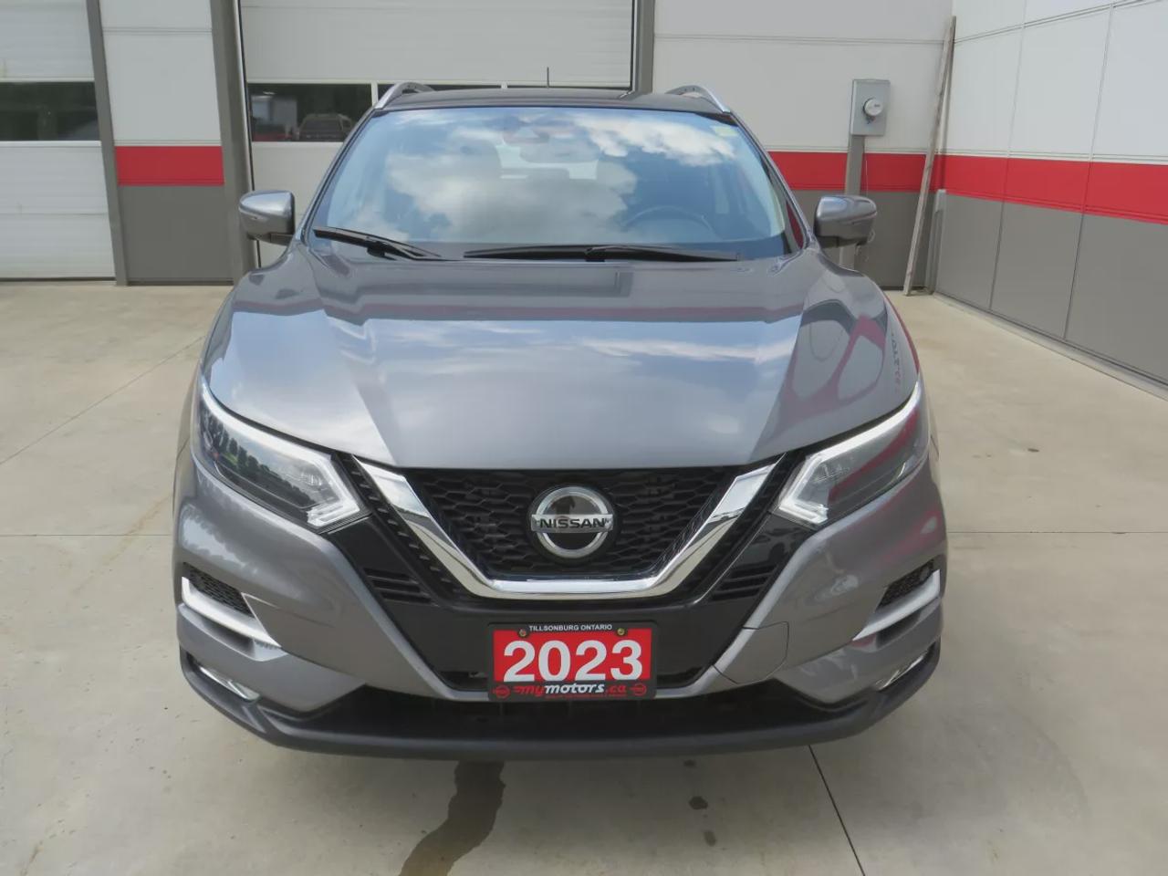 2023 Nissan Qashqai SL | Clean Carfax| Safety Certified | AWD | Alloy Rims | Remote Start | Leather | Sunroof | Power Seats | Memory Seats | Dual Climate Control | Heated Seats & Steering Wheel | Reverse Camera | Navigation | Push Button Start  | Touchscreen Photo1