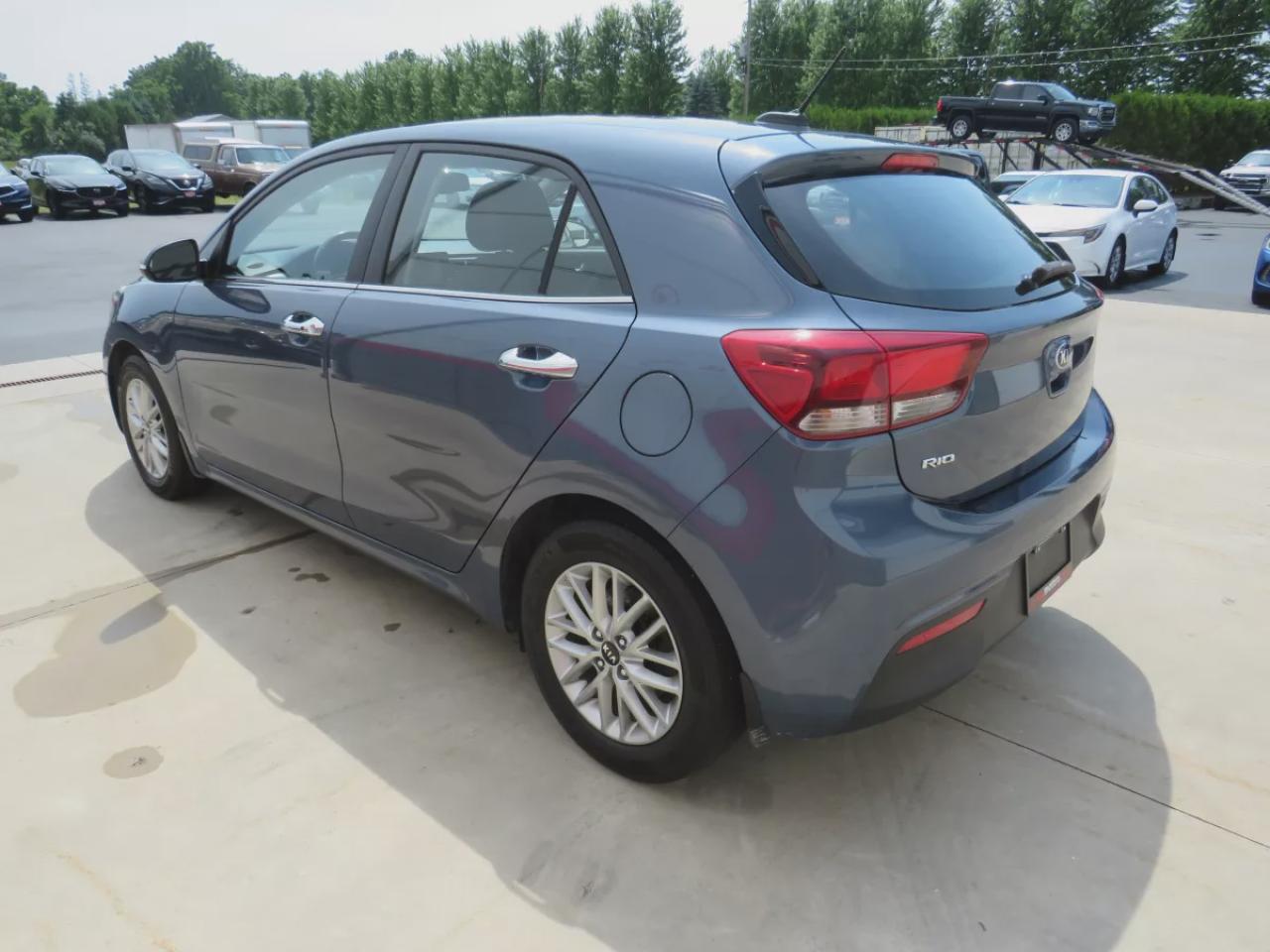 2019 Kia Rio 5-Door EX (**SAFETY/CERTIFIED!!**ALLOY RIMS**SUNROOF**HEATED SEATS/STEERING WHEEL**LEATHER WRAPPED STEERING WHEEL**REVERSE CAMERA**SPORT MODE**DIGITAL TOUCHSCREEN**PUSH BUTTON START**CRUISE CONTROL**BLUETOOTH**USB/AUX**) Photo2