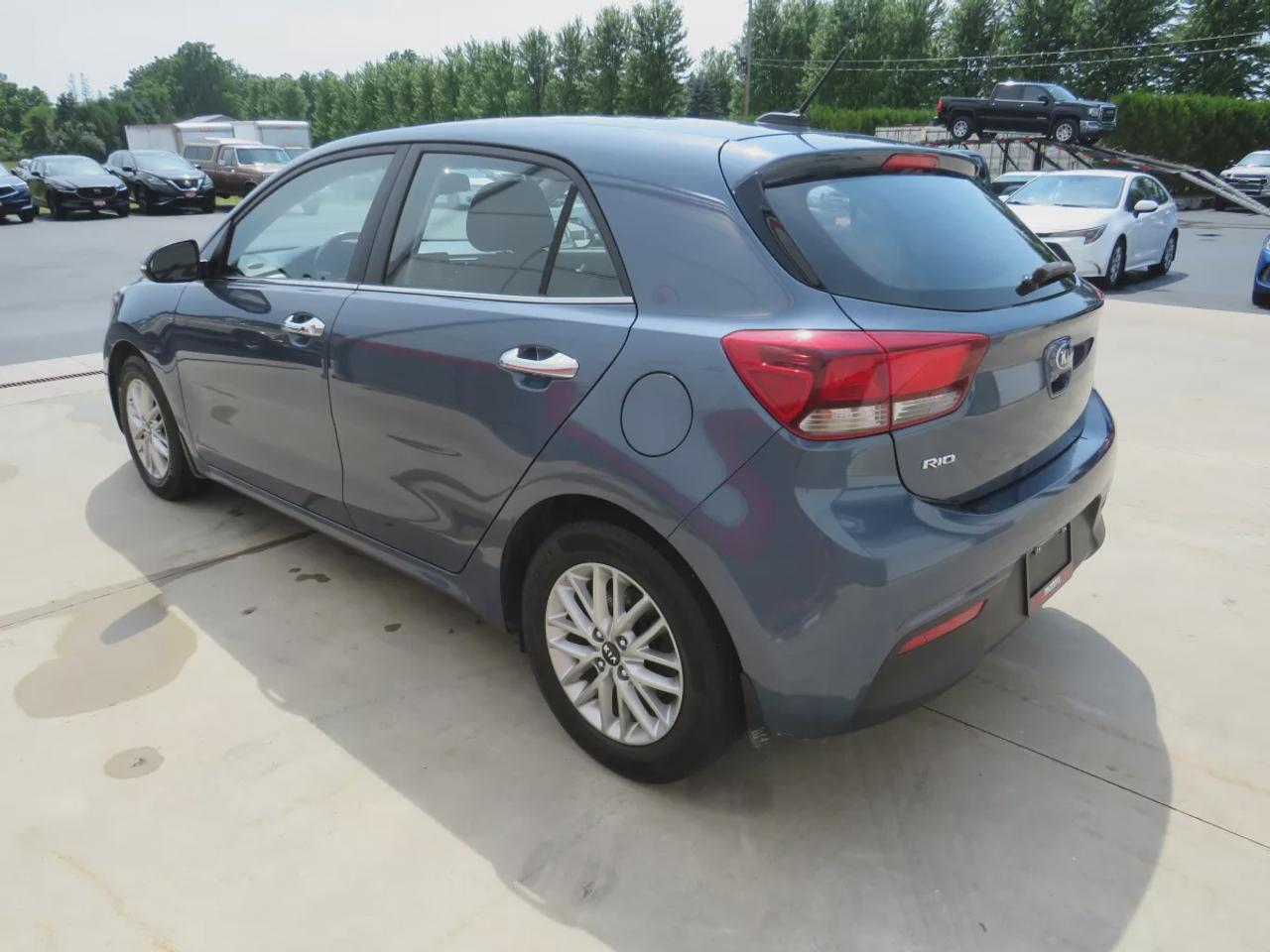2019 Kia Rio 5-Door EX  | Safety Certified | Alloy Rims | Sunroof | Heated Seats & Steering Wheel | Leather Wrapped Steering Wheel | Reverse Camera | Sport Mode | Digital Touchscreen | Push Button Start | Cruise Control | Bluetooth | USB | AUX Photo2