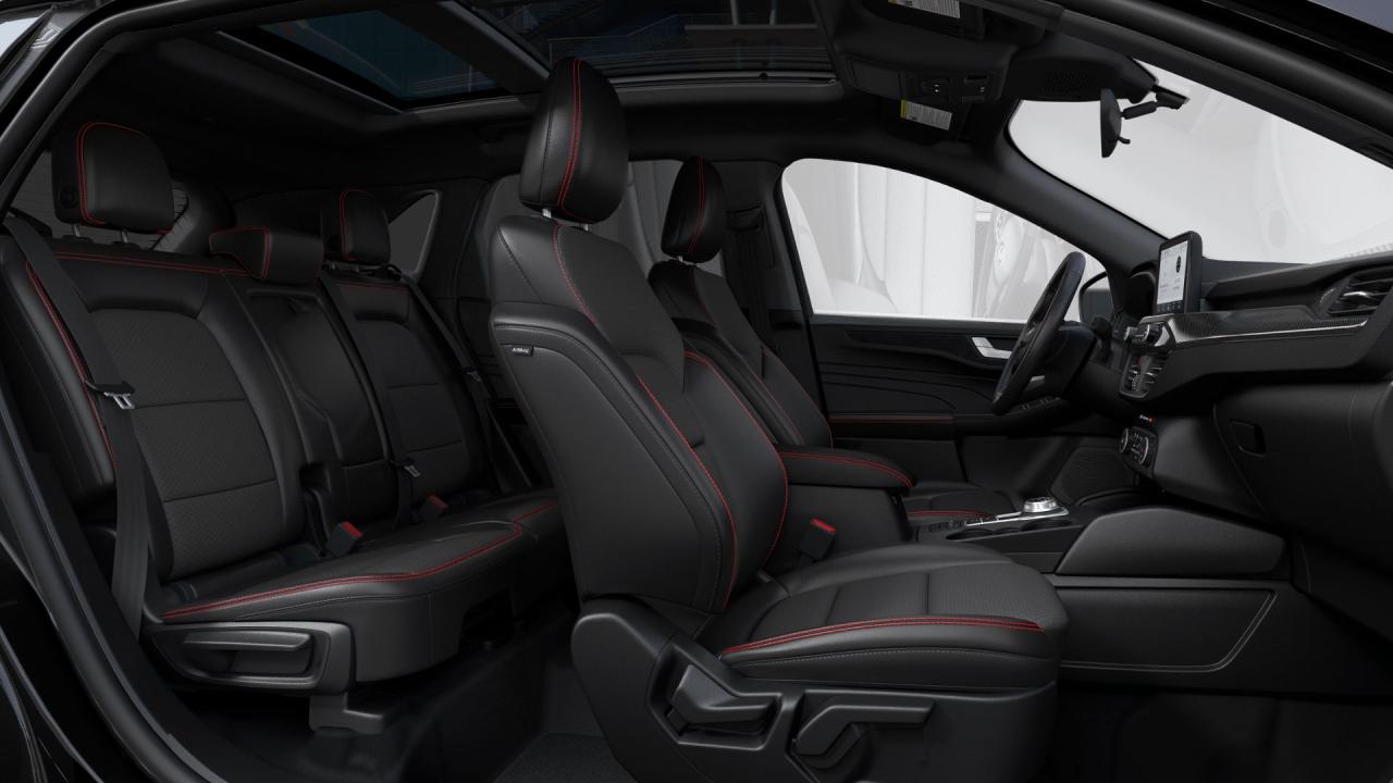 2025 Ford Escape ST-Line Photo5