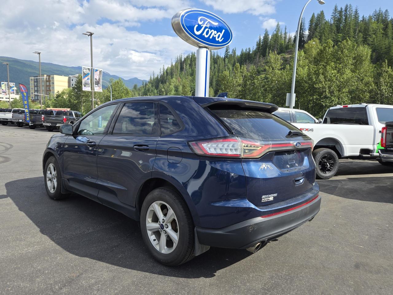 2017 Ford Edge SE Photo2