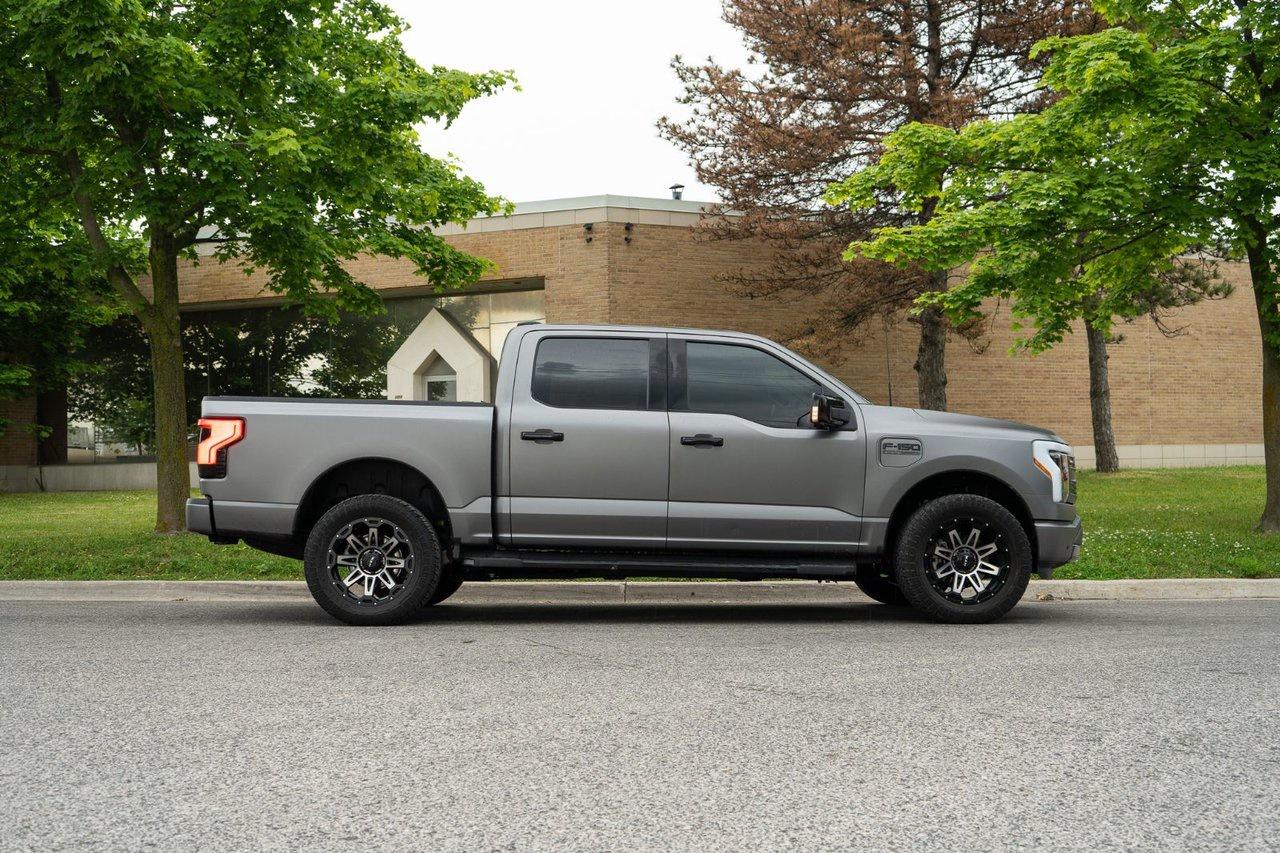 2022 Ford F-150 Lightning Lariat Photo