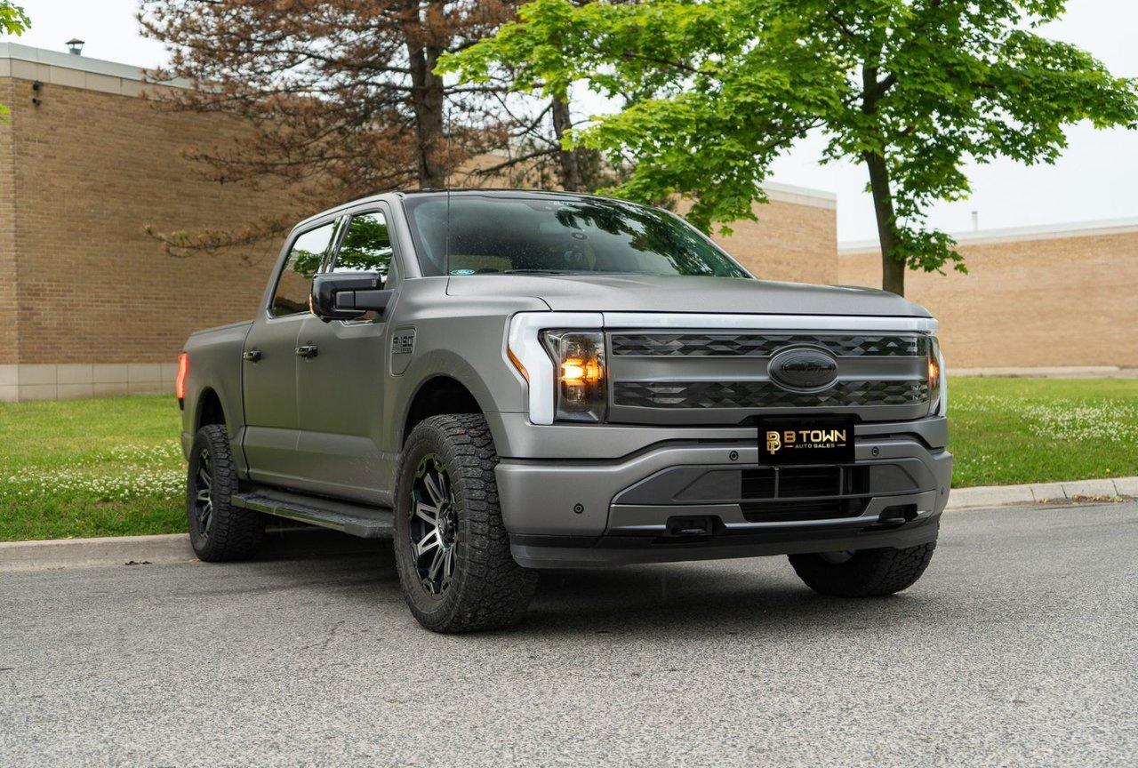 2022 Ford F-150 Lightning Lariat Photo
