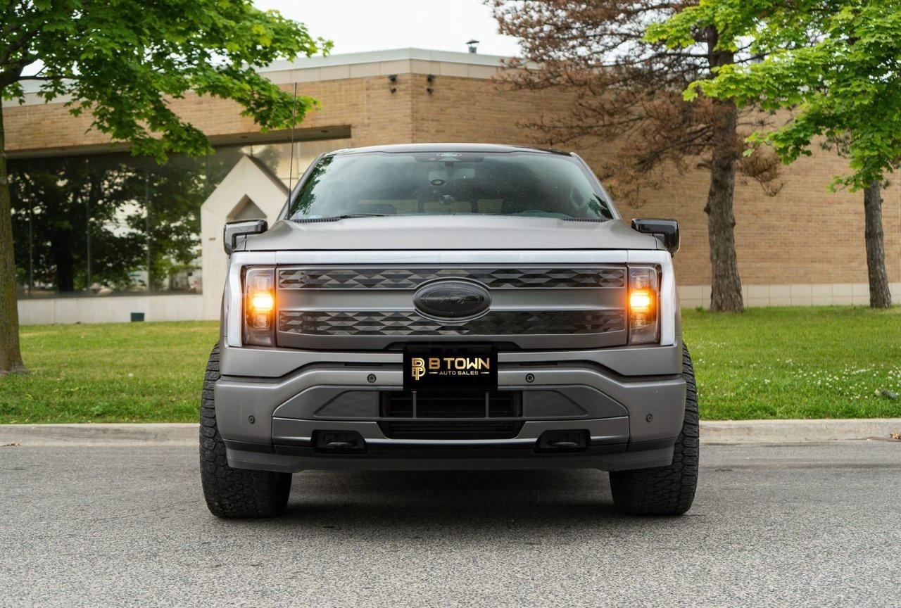 2022 Ford F-150 Lightning Lariat Photo
