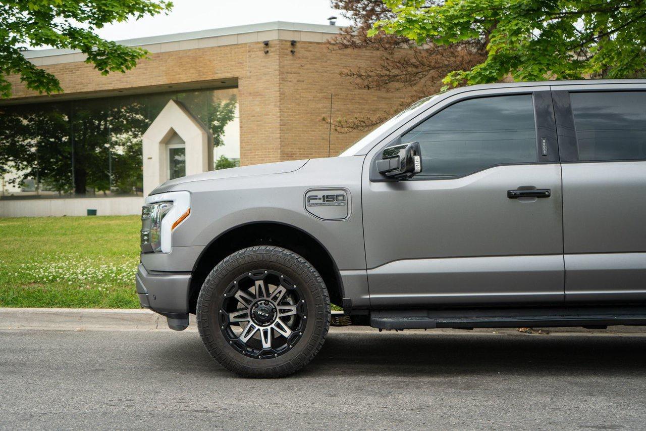 2022 Ford F-150 Lightning Lariat Photo