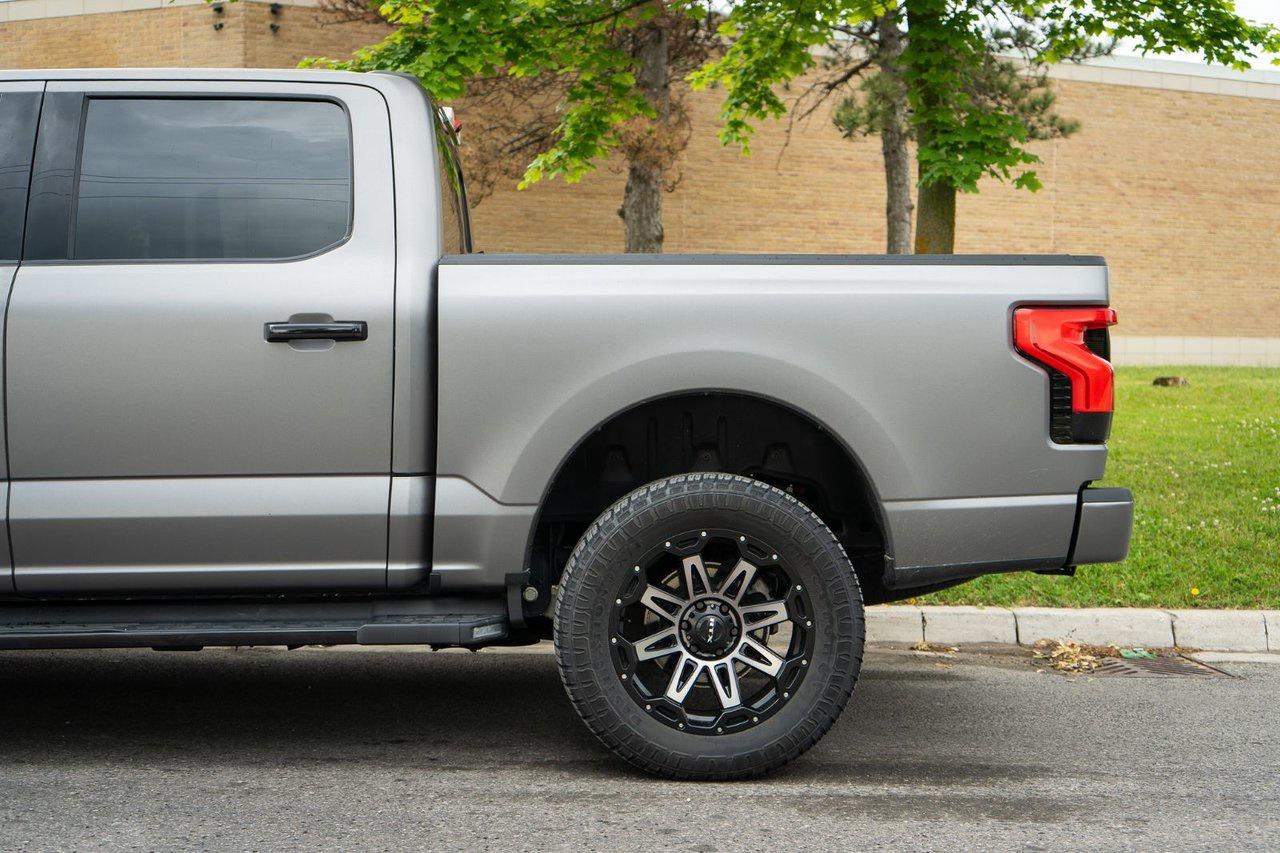2022 Ford F-150 Lightning Lariat Photo