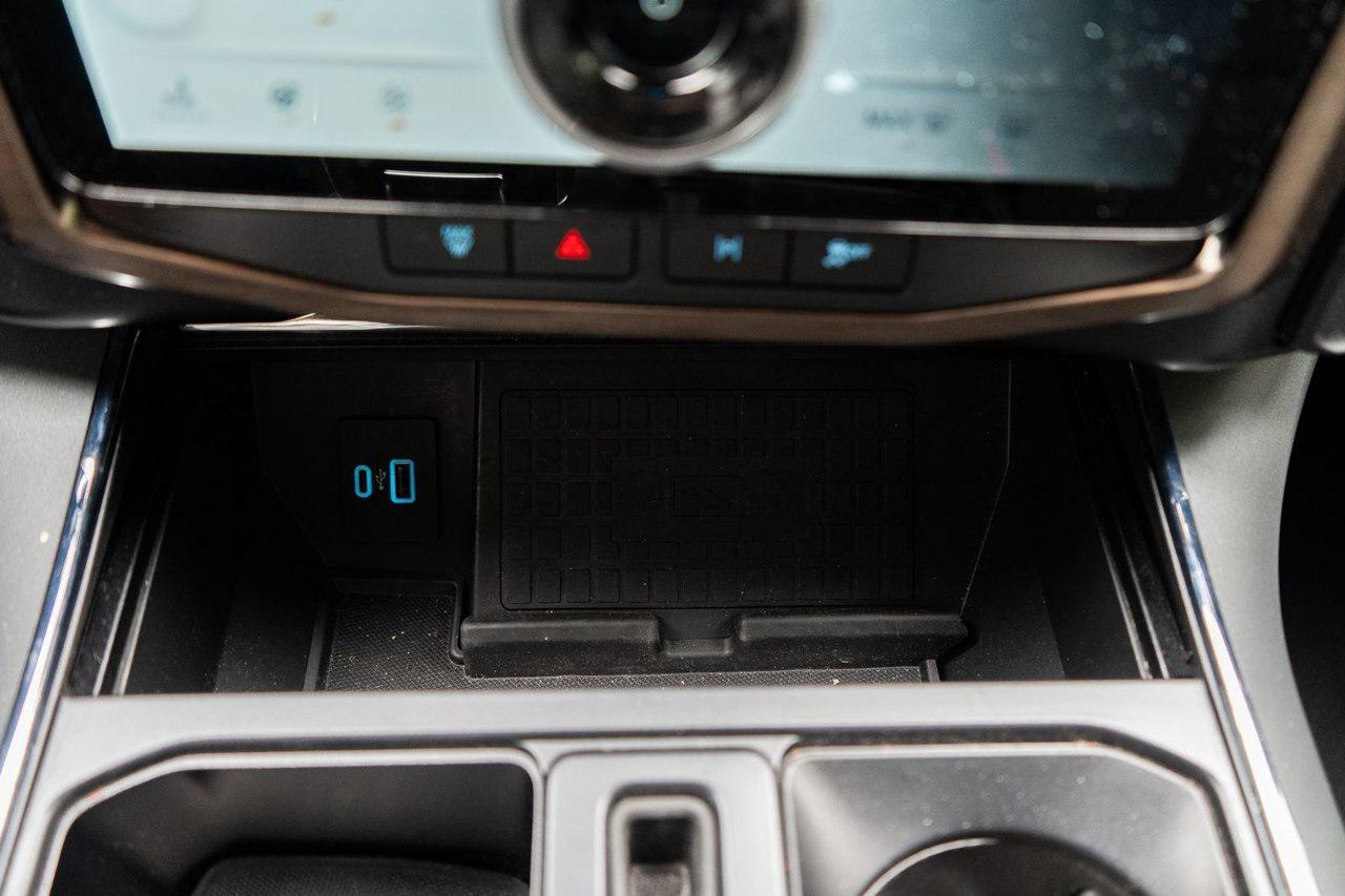 2022 Ford F-150 Lightning Lariat Photo