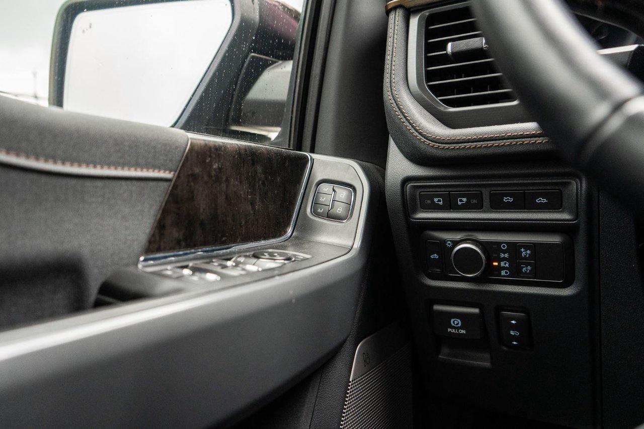 2022 Ford F-150 Lightning Lariat Photo